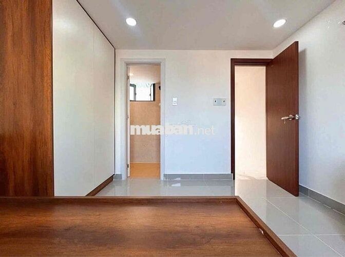 * NHÀ CẤP 4 QUẬN 7 - CHỦ KHÔNG LÀM HOÀN  CÔNG GẦN NGUYỄN THỊ THẬP - HẺ