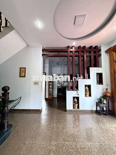 BIỆT THỰ 200M2 NGAY CHỢ THỦ ĐỨC, ĐẶNG VĂN BI. 2LẦU 5PN 5WC SÂN ĐẬU OTO