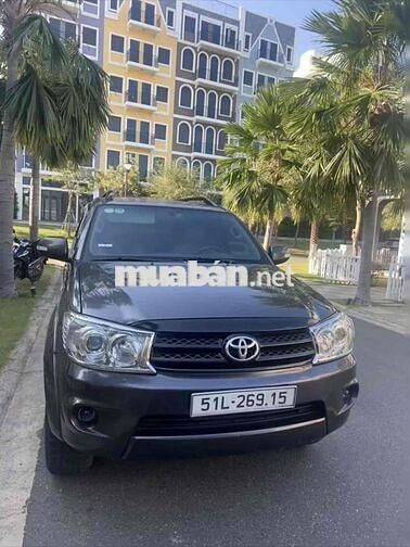 Toyota Fortuner 2010 Xám