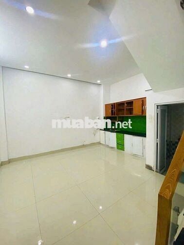 Nhà 2 Lầu 4 Phòng Ngã 4 Nước Đá