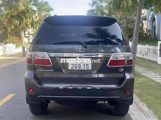 Toyota Fortuner 2010 Xám