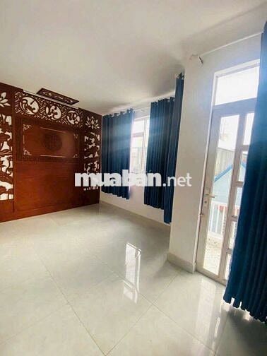 Nhà 2 Lầu 4 Phòng Ngã 4 Nước Đá