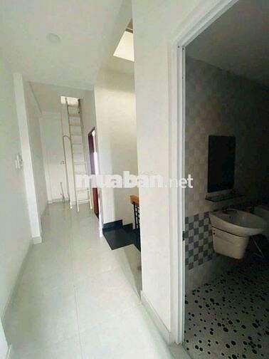 Nhà 2 Lầu 4 Phòng Ngã 4 Nước Đá