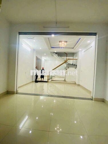 Nhà 2 Lầu 4 Phòng Ngã 4 Nước Đá
