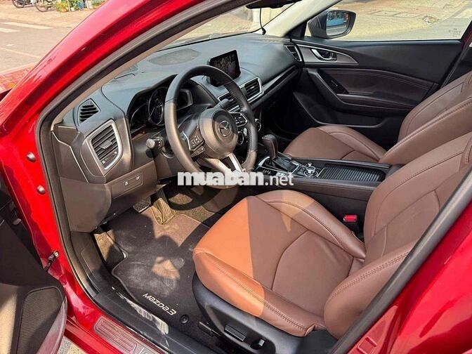 Mazda 3 2018 2.0 Cao Cấp Đỏ 8 vạn km