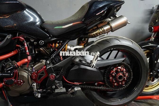 Ducati Monster 821 2016, Option lanh quanh 200tr