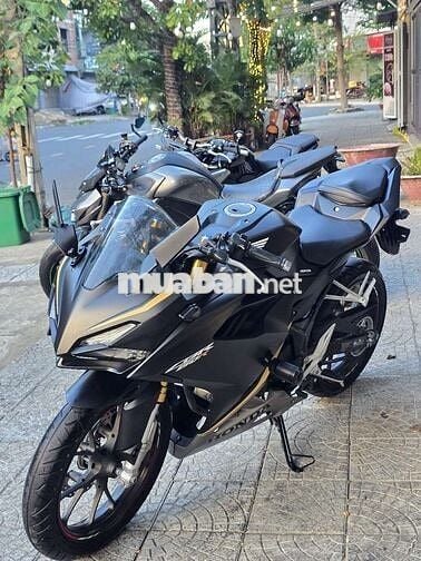 Honda CB150r Đen 8000km,QuýMotor,Đen mù siêu mới