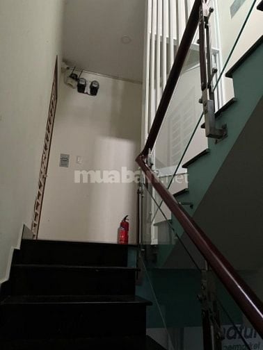  Giảm mạnh cho khách thuê dài hạn .