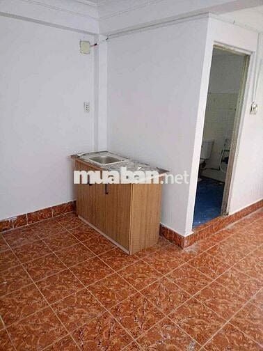 Phòng trọ Bình Thạnh 2tr7 - WC riêng, cửa sổ, giờ tự do - 109 Quốc Lộ