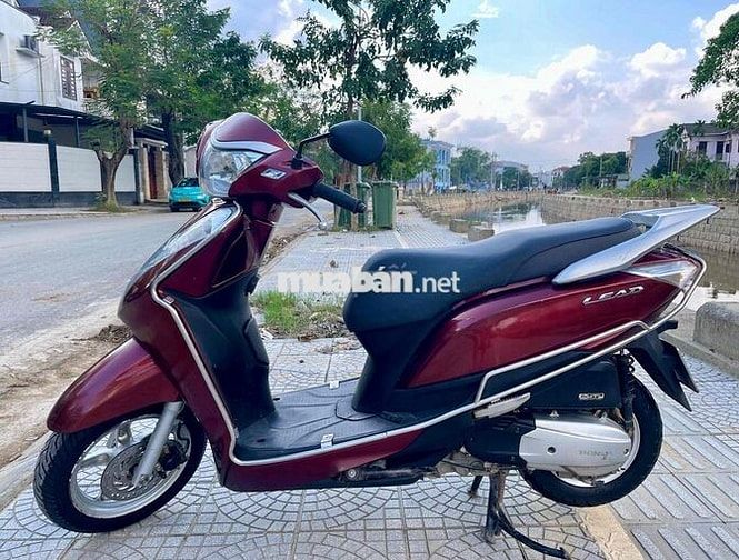 Honda Lead màu đỏ, máy cực  êm