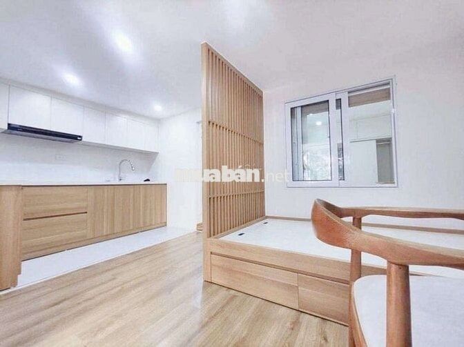 Tập thể Thành Công, tầng 2 120m 4PN mặt phố ô tô đỗ cửa SĐCC 6 tỷ tí