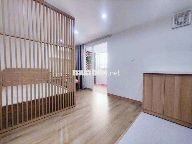 Tập thể Thành Công, tầng 2 120m 4PN mặt phố ô tô đỗ cửa SĐCC 6 tỷ tí