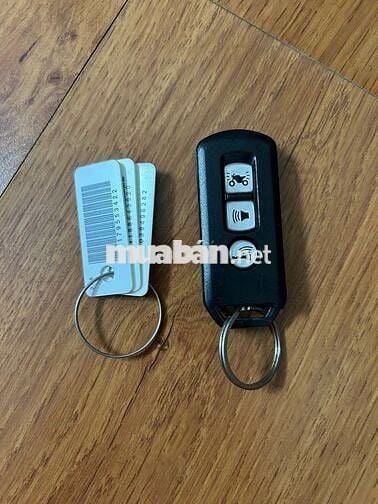 Chính chủ cần bán SH Mode 2017 Trắng Nâu biển 29B1