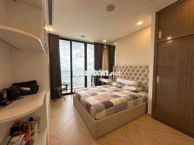 Cho thuê căn 3PN Full NT Vinhomes Golden River BaSon