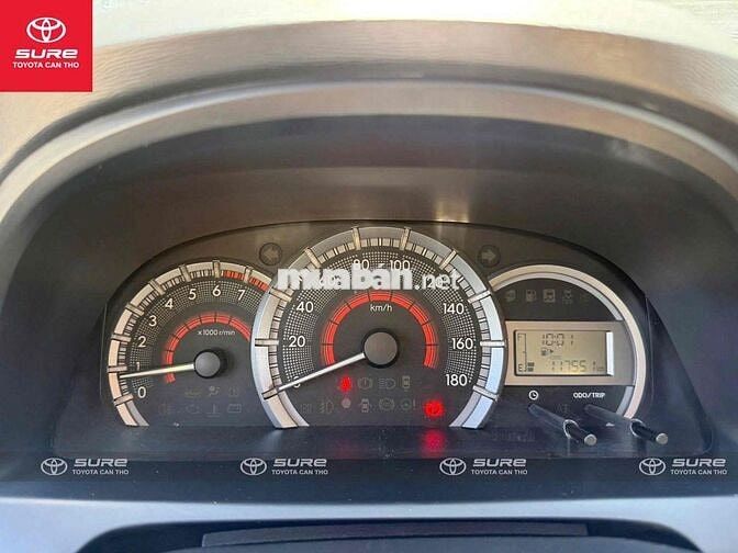 Toyota Avanza 2018 1.3E Bạc chính hãng