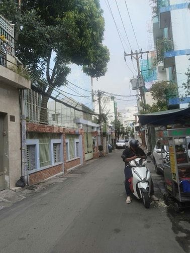 17 Tỷ! Bán nhà góc 2 mặt hẻm an ninh 6m Lê Quang Định ngang LỚN 13m - 