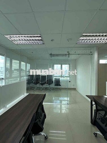Văn phòng Nguyễn Hữu Cầu Q1, 70m2, full nội thất, sẵn 1 phòng họp