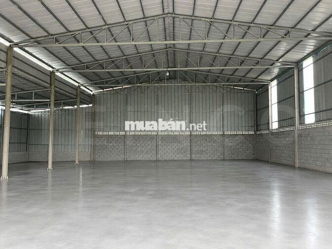 Kho xưởng và văn phòng 480 m² nhánh đường Nguyễn Chí Thanh