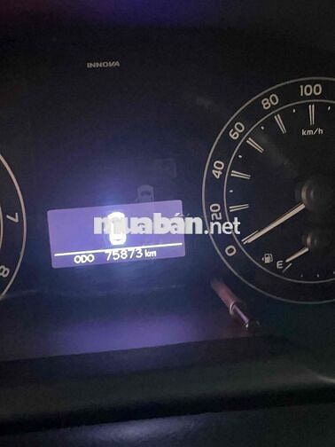 Toyota Innova Xám 75.873 km