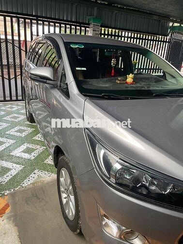 Toyota Innova Xám 75.873 km