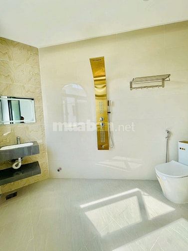 Nhà ngang 11m dt73m2 đúc mới 5 tầng 7pn hẻm 8m Lê Văn Quới,Q. Bình Tân