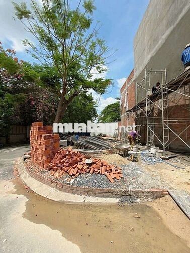 Đất 9 x 19m Lô góc 2 Mặt đường nhựa 6m. Gần chợ Xuân Thới Thượng 