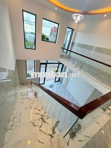 Nhà trệt lửng chính chủ mới hoàn thiện Kdc Đông Phú hỗ trợ vay v