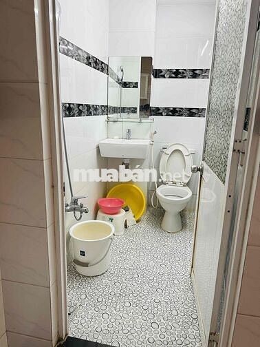 Cho thuê nhà Phú Cuờng 1 trệt 1 lầu 1 lửng gồm 2 PN 2 WC đường CMT8