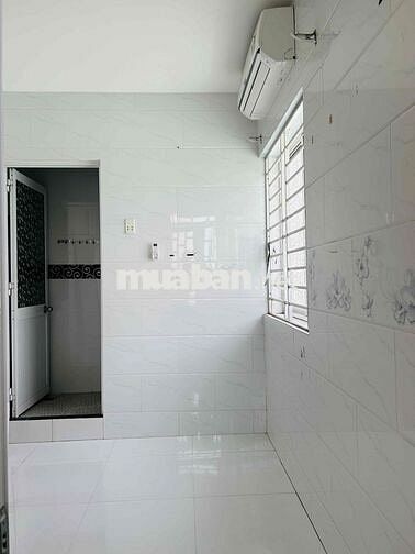 Cho thuê nhà Phú Cuờng 1 trệt 1 lầu 1 lửng gồm 2 PN 2 WC đường CMT8