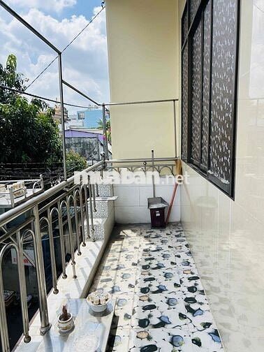 Cho thuê nhà Phú Cuờng 1 trệt 1 lầu 1 lửng gồm 2 PN 2 WC đường CMT8