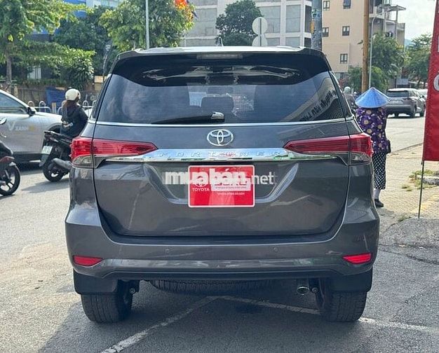 Toyota Fortuner 2017 2.7V 4x2 136786 km Xám