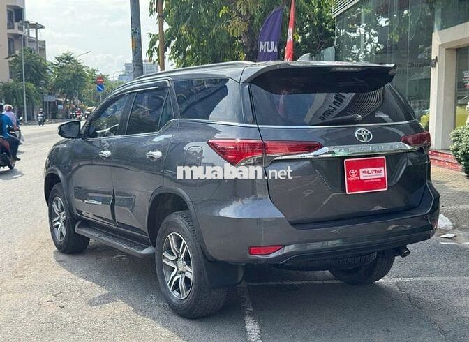 Toyota Fortuner 2017 2.7V 4x2 136786 km Xám