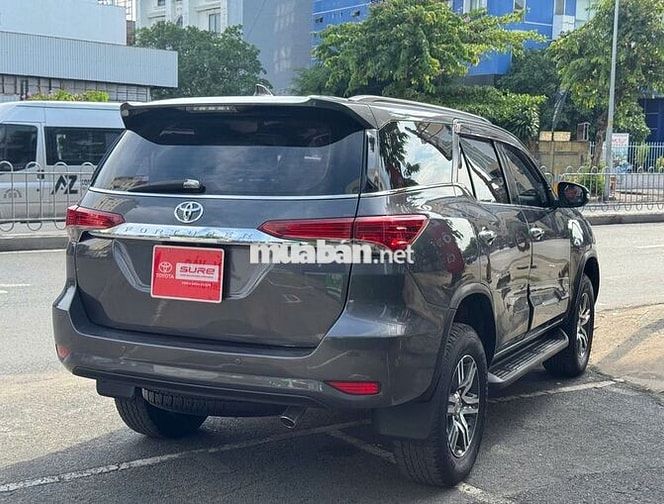 Toyota Fortuner 2017 2.7V 4x2 136786 km Xám