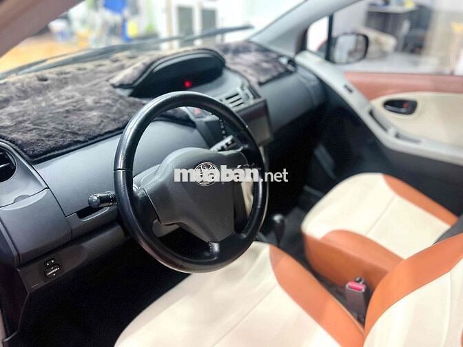 Toyota Yaris 1.3 AT