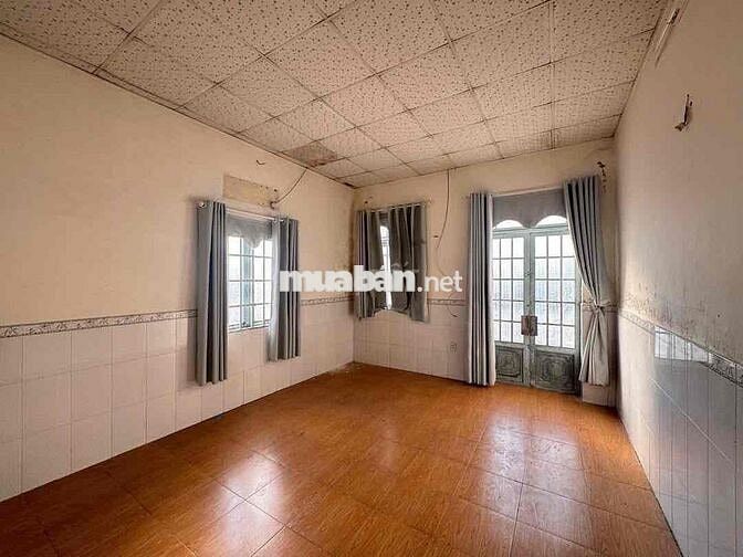 Cho thuê nhà phú mỹ dx có 3 phòng sân ô tô , thủ dầu
