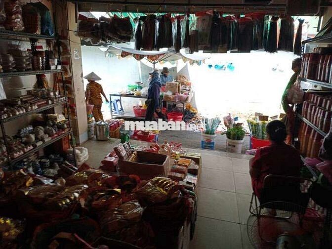 bán nhà ngay chợ ( 4 x 14 ) nở hậu Phú Thọ Hoà  