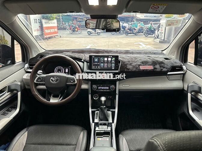 Toyota Veloz Top 2025 Bạc 31.007km