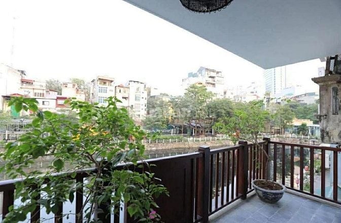 Bán toà biệt thự nhà vườn Tây Hồ- MP Xuân Diệu- 500m2- 210 tỷ