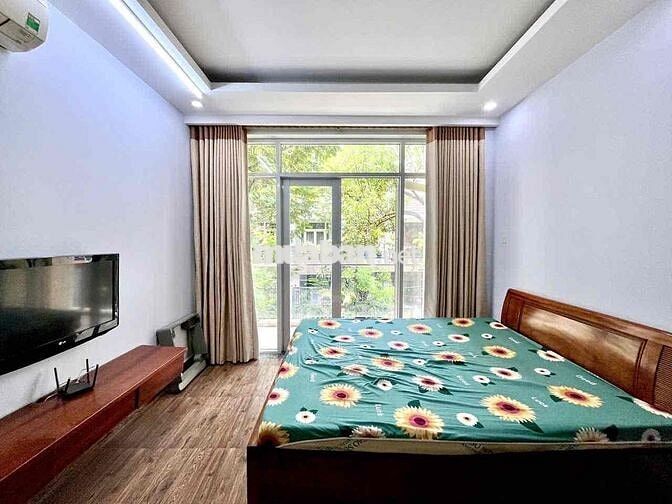 PHÒNG ĐỐI DIỆN ĐẠI HỌC RMIT, NỘI THẤT ĐẦY ĐỦ, CÓ BAN CÔNG