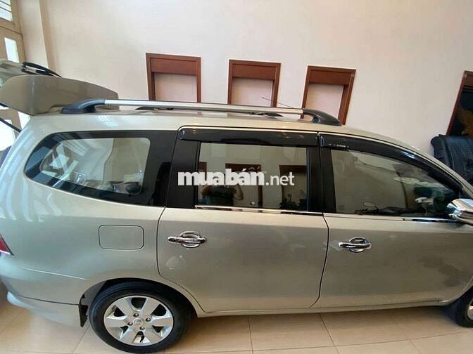 Nissan Grand Livina 2012 Số sàn 95000 km Vàng cát