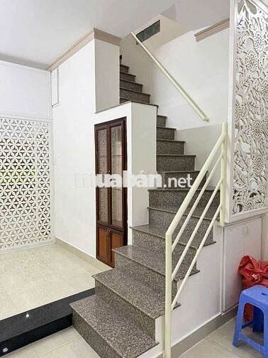 tôi cần bán nhà 305/5 Lê văn sỹ, p1, tb. giá. 6ty9