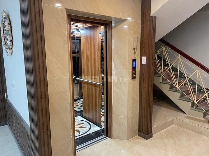 CHDV 5 TẦNG THANG MÁY – HẺM XE TẢI QUAY ĐẦU – SÂN TRƯỚC NHÀ RỘNG 500M2