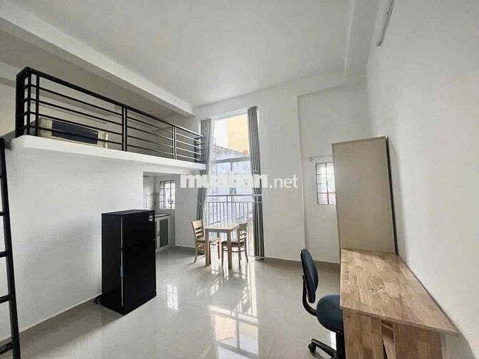 GÁC BAN CÔNG NGAY NGUYỄN VĂN TRỖI - HOÀNG VĂN THỤ
