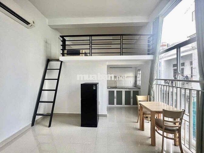 GÁC BAN CÔNG NGAY NGUYỄN VĂN TRỖI - HOÀNG VĂN THỤ