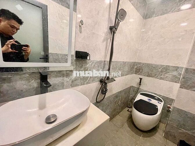 Căn Hộ 2PN + 1 Ban Công 60m2 - Nguyên Tầng - Nguyễn Xí - Gần Richmond
