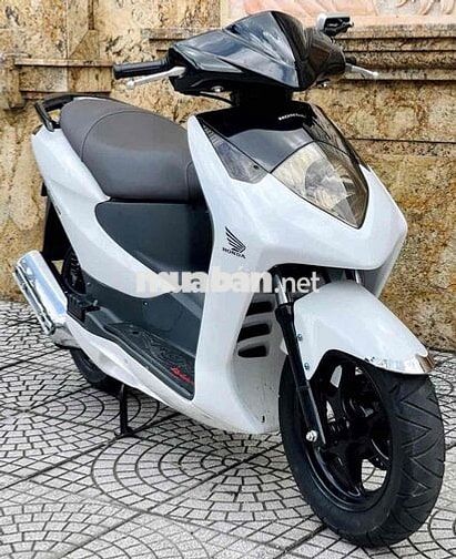 Honda Dylan Trắng đen