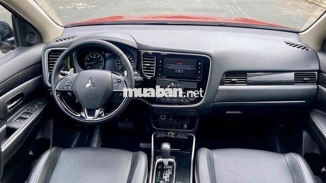 Mitsubishi Outlander 2.4 Premium Model 2020