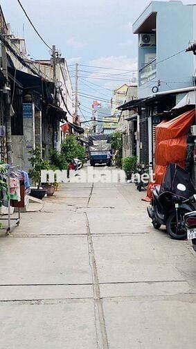 4 TỶ NHỈNH 2 TẦNG HẺM XE TẢI THÔNG DT : 4 X 15 CẠNH TÂN PHÚ SỔ MỚI ĐẸP