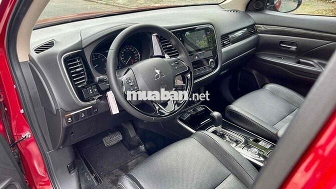 Mitsubishi Outlander 2.4 Premium Model 2020
