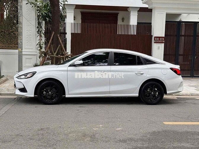 MG5 STD Trắng 5 chỗ